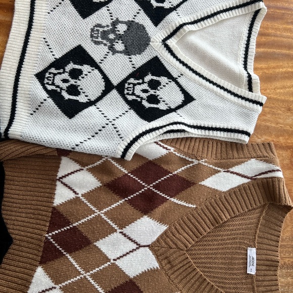 6- Ardene & SHEIN vests. Size L-M-S - Picture 3 of 5